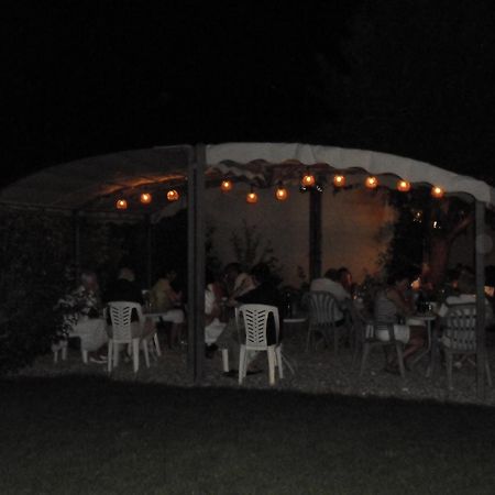 Le Jardin D'Ivana Chambres D'Hotes B&B Avec Piscine Chauffee Oppede Bagian luar foto