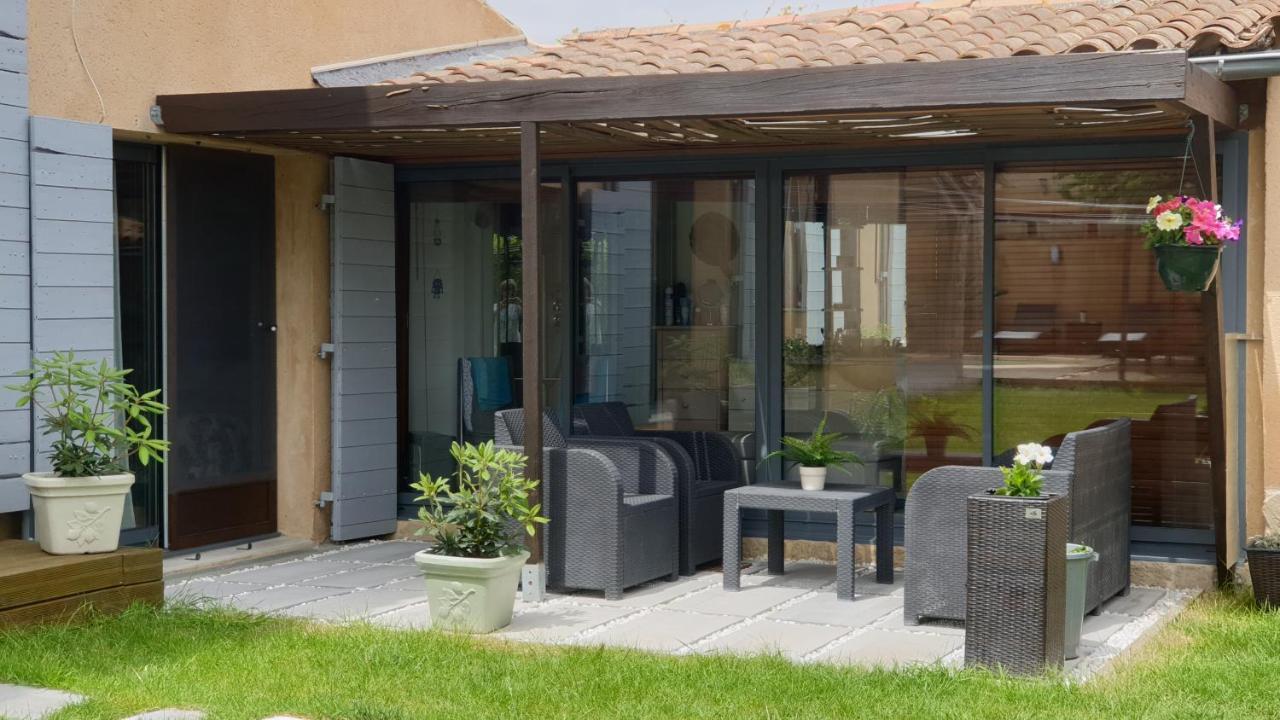 Le Jardin D'Ivana Chambres D'Hotes B&B Avec Piscine Chauffee Oppede Bagian luar foto
