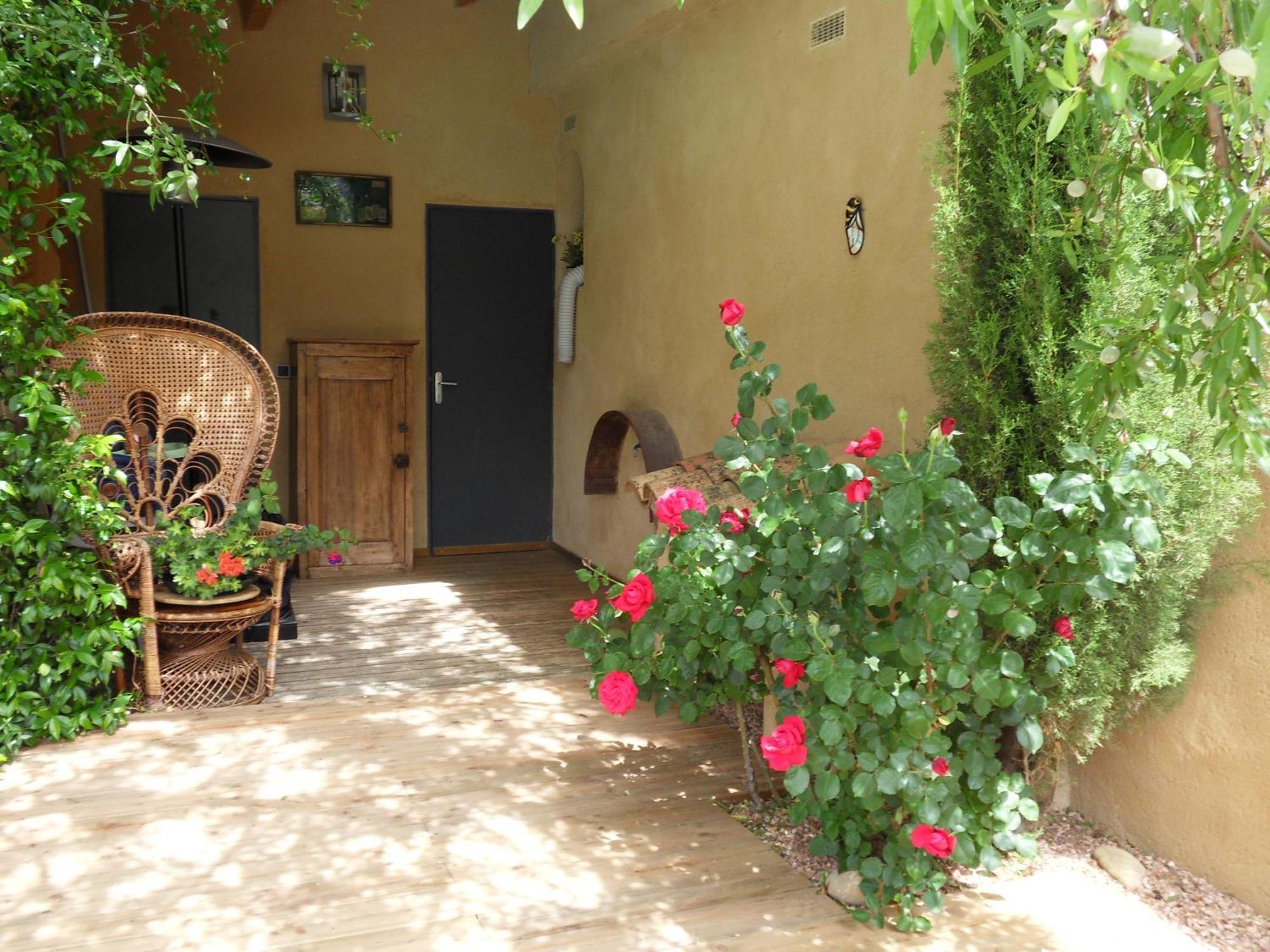 Le Jardin D'Ivana Chambres D'Hotes B&B Avec Piscine Chauffee Oppede Bagian luar foto