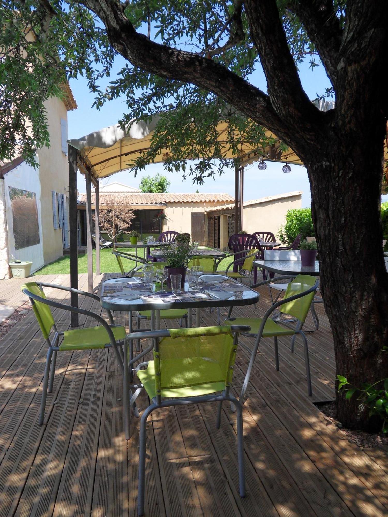 Le Jardin D'Ivana Chambres D'Hotes B&B Avec Piscine Chauffee Oppede Bagian luar foto