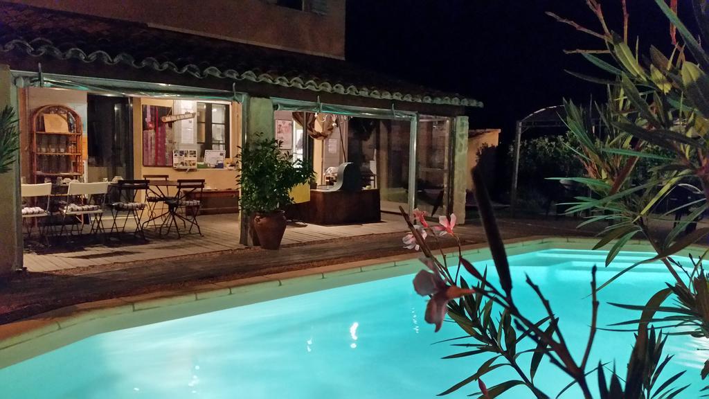 Le Jardin D'Ivana Chambres D'Hotes B&B Avec Piscine Chauffee Oppede Bagian luar foto