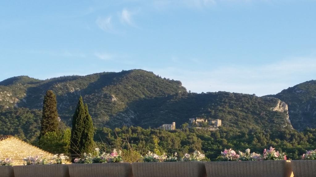 Le Jardin D'Ivana Chambres D'Hotes B&B Avec Piscine Chauffee Oppede Bagian luar foto