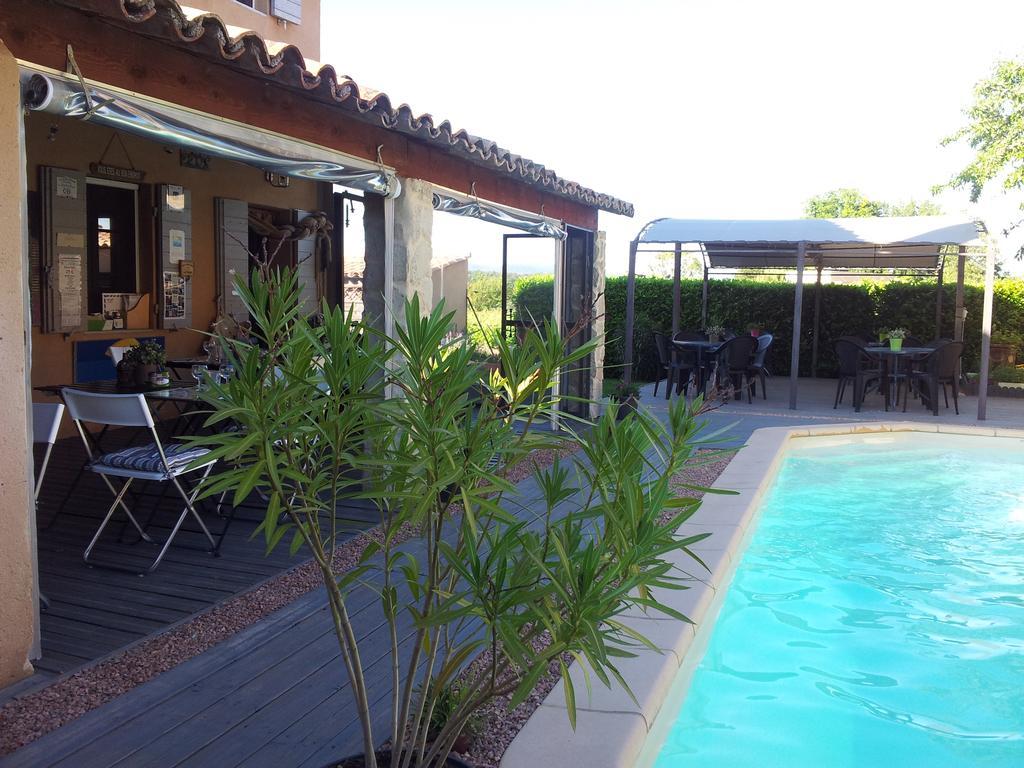 Le Jardin D'Ivana Chambres D'Hotes B&B Avec Piscine Chauffee Oppede Bagian luar foto