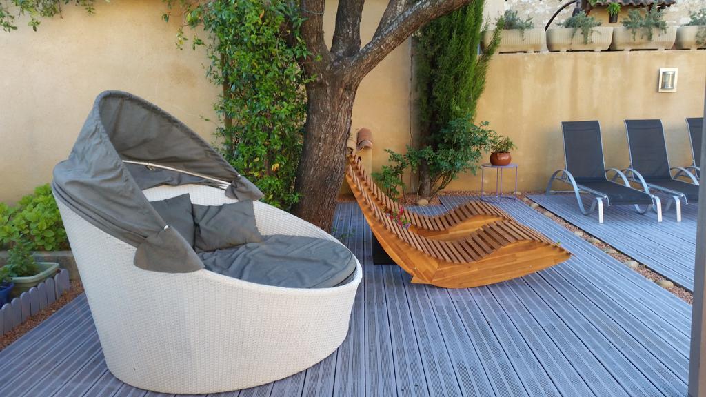 Le Jardin D'Ivana Chambres D'Hotes B&B Avec Piscine Chauffee Oppede Bagian luar foto