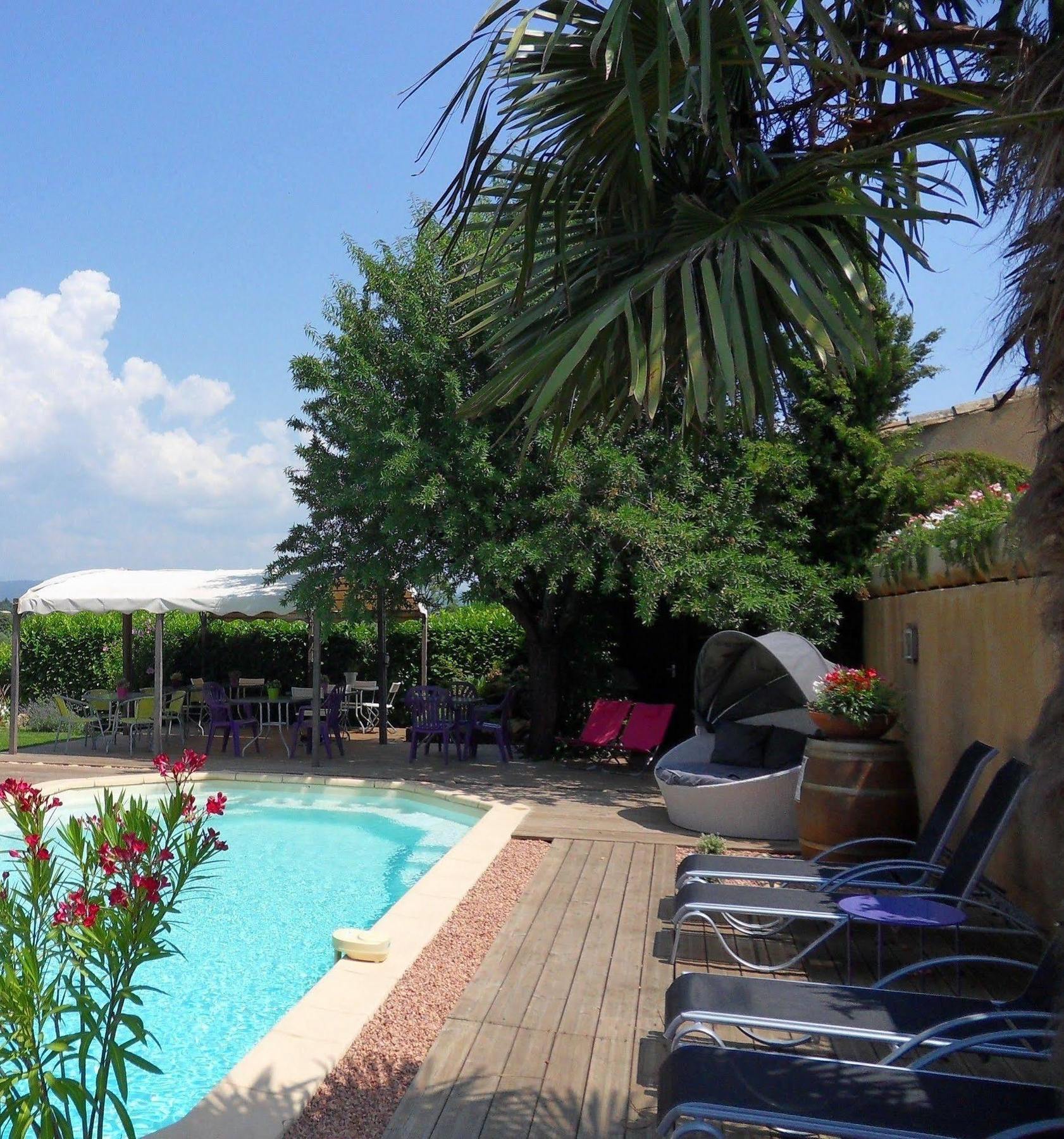 Le Jardin D'Ivana Chambres D'Hotes B&B Avec Piscine Chauffee Oppede Bagian luar foto