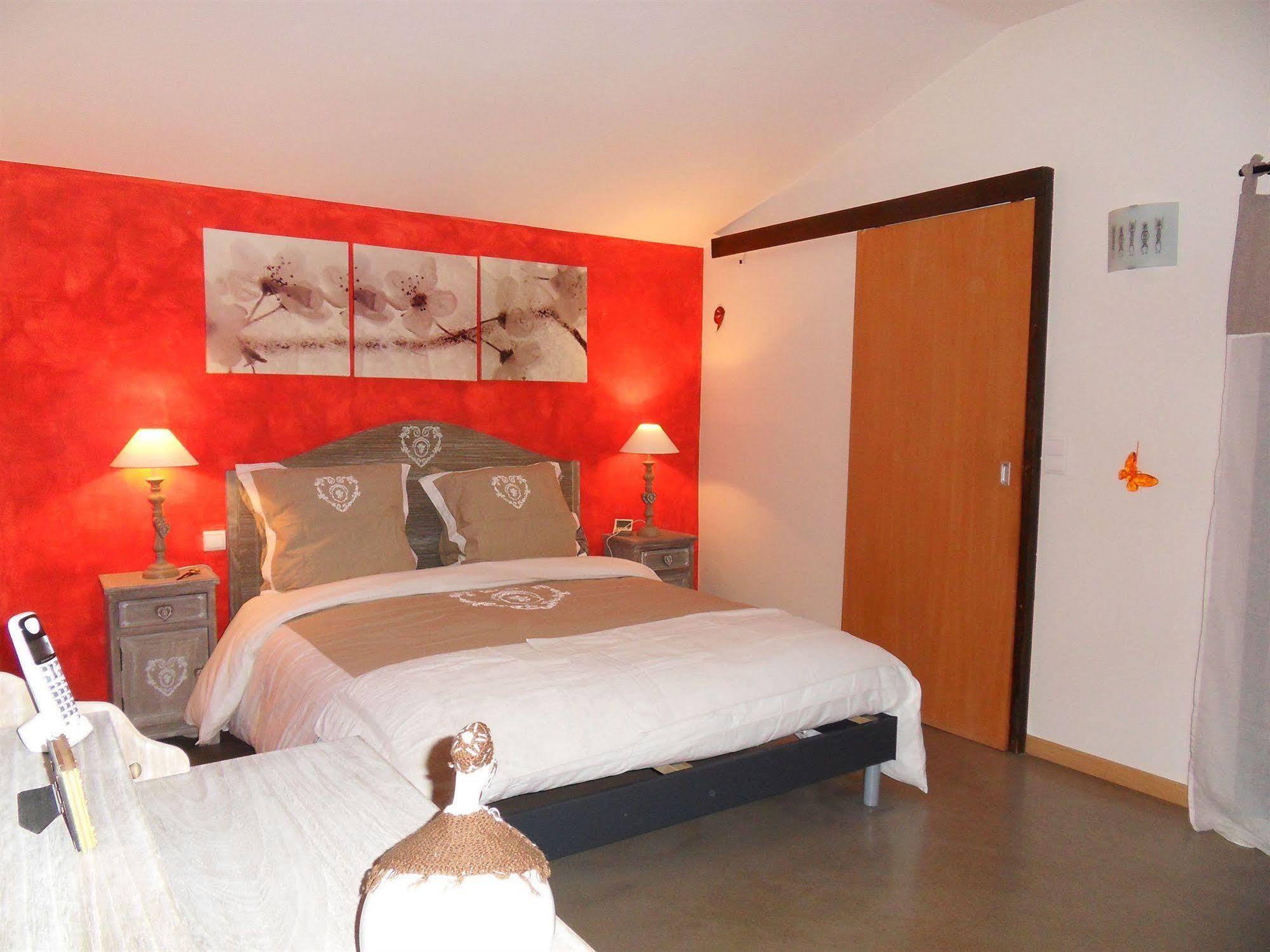 Le Jardin D'Ivana Chambres D'Hotes B&B Avec Piscine Chauffee Oppede Bagian luar foto